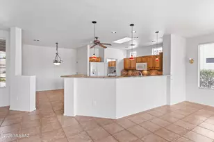 9518 N Twinkling Shadows Way, Tucson, AZ 85743 - Photo 10