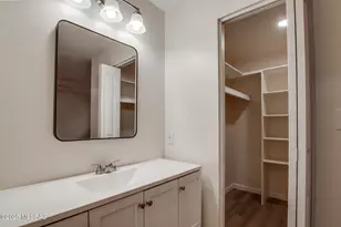 8724 E Kenyon Dr, Tucson, AZ 85710 - Photo 22