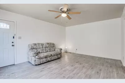 1330 E Broadway Boulevard, Tucson, AZ 85719 - Photo 8