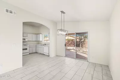 2202 W Burlwood Way, Tucson, AZ 85745 - Photo 10