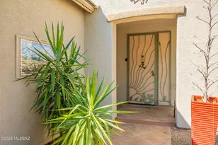 897 N Delacroix Dr, Green Valley, AZ 85614 - Photo 2