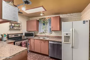 8010 E 18th Pl, Tucson, AZ 85710 - Photo 20