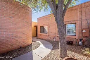 3938 S Placita De La Moneda, Green Valley, AZ 85622 - Photo 4