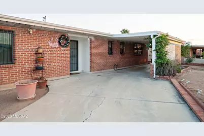 7018 E Calle Betelgeux, Tucson, AZ 85710 - Photo 2