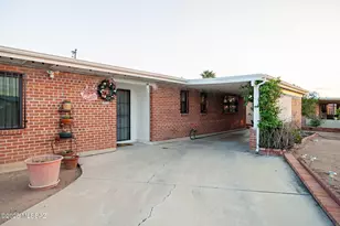 7018 E Calle Betelgeux, Tucson, AZ 85710 - Photo 2