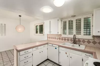 1910 W Calle Pacifica, Tucson, AZ 85745 - Photo 12