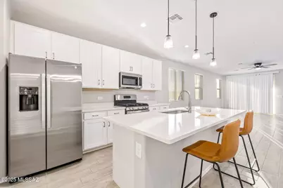 10190 S Rolling Water Drive, Vail, AZ 85641 - Photo 2