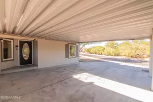 9011 N Valgrind Ln, Tucson, AZ 85743 - Photo 10