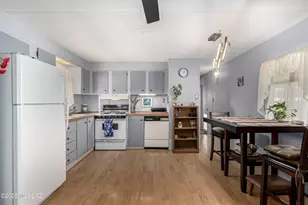 9432 S Valerie Dr, Tucson, AZ 85736 - Photo 2