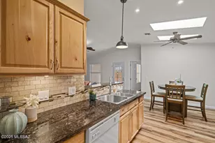 543 W Deerview Ct, Green Valley, AZ 85614 - Photo 12