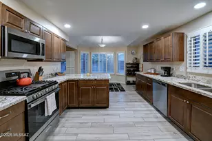 10527 N Camino Rosas Nuevas, Oro Valley, AZ 85737 - Photo 6