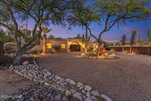 4390 N Camino Vinorama, Tucson, AZ 85750 - Photo 2