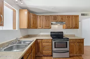 1453 W Roger Rd, Tucson, AZ 85705 - Photo 14