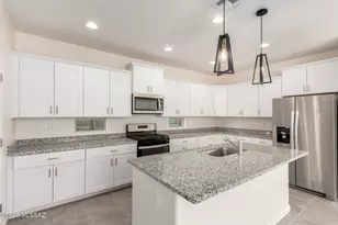 7831 S Walnutview Dr, Tucson, AZ 85757 - Photo 8