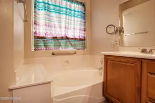 56 N Cape Royal Dr, Green Valley, AZ 85614 - Photo 18