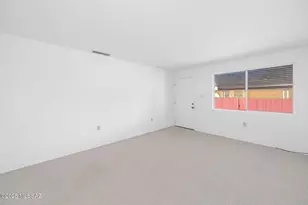 488 N Silverbell Rd, Tucson, AZ 85745 - Photo 4