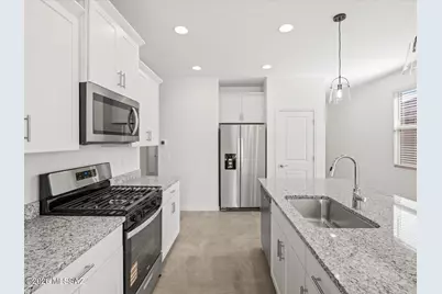 9799 N Summerstone Avenue, Tucson, AZ 85743 - Photo 4