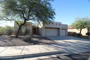 8222 N Sombrero Point Dr, Tucson, AZ 85743 - Photo 2