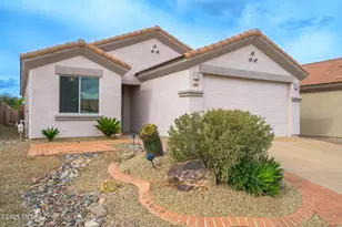 530 W Royal Troon Pl, Green Valley, AZ 85614 - Photo 2