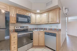 1022 S Calle De La Temporada, Green Valley, AZ 85614 - Photo 14