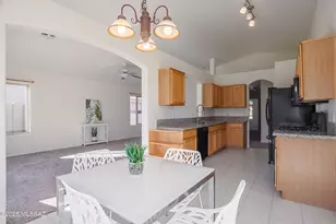 7871 W Sacramento Hill Dr, Tucson, AZ 85743 - Photo 10