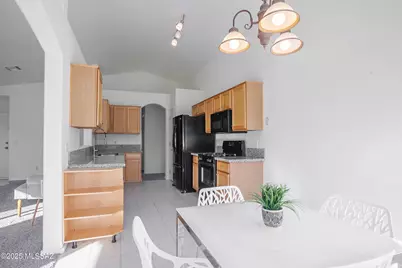 7871 W Sacramento Hill Drive, Tucson, AZ 85743 - Photo 10