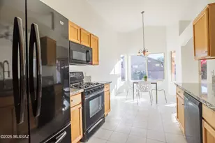 7871 W Sacramento Hill Dr, Tucson, AZ 85743 - Photo 18