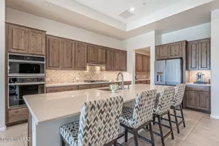 2230 E Thunder Blf Dr, Green Valley, AZ 85614 - Photo 10