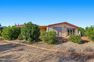 155 W Pinon Dr, Green Valley, AZ 85614 - Photo 2