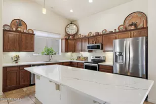 656 W Shadow Wood St, Green Valley, AZ 85614 - Photo 12