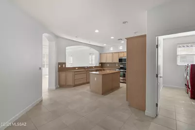 700 N Pebbles Ridge Drive, Green Valley, AZ 85614 - Photo 18