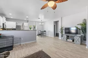 8298 W Green Kingfisher Ln, Tucson, AZ 85757 - Photo 8