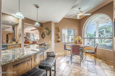 1118 W Circulo Del Sur, Green Valley, AZ 85614 - Photo 10