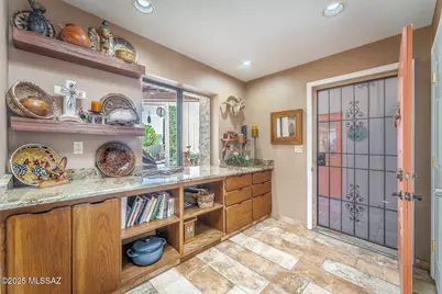 1118 W Circulo Del Sur, Green Valley, AZ 85614 - Photo 8