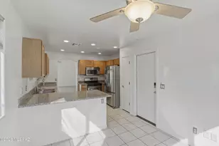 8807 E Mountain Spring Dr, Tucson, AZ 85747 - Photo 10