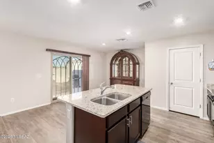 6004 S Kirtley Dr, Tucson, AZ 85706 - Photo 8