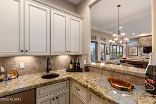 368 W Echo Point Pl, Oro Valley, AZ 85755 - Photo 14