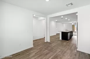 21998 E Wayward Ln, Red Rock, AZ 85145 - Photo 2