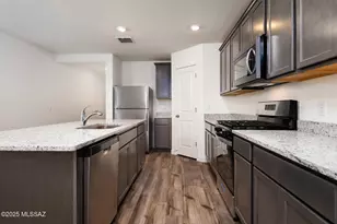 21917 E Wayward Ln, Red Rock, AZ 85145 - Photo 2