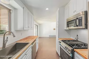 5322 E Hawthorne St, Tucson, AZ 85711 - Photo 16