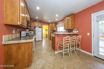 9301 W Bruce Street, Tucson, AZ 85735 - Photo 8