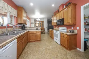 9301 W Bruce St, Tucson, AZ 85735 - Photo 10