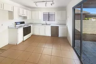 1624 W Mulholland Ct, Tucson, AZ 85746 - Photo 2