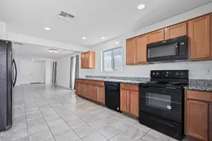 8540 W Magpie Pl, Tucson, AZ 85757 - Photo 10