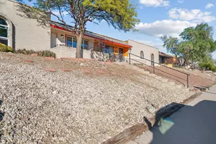 1852 W Caravelle Rd, Tucson, AZ 85713 - Photo 4