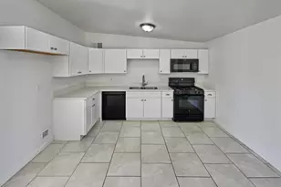 802 W Tipton Dr, Tucson, AZ 85705 - Photo 2