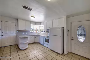 885 S Post Rd, Benson, AZ 85602 - Photo 12