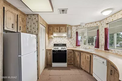 2245 W Camino Amigo, Oracle, AZ 85623 - Photo 12
