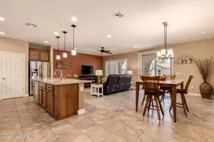 838 N Broken Hills Dr, Green Valley, AZ 85614 - Photo 4