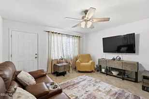 396A N Silverbell Rd, Tucson, AZ 85745 - Photo 8